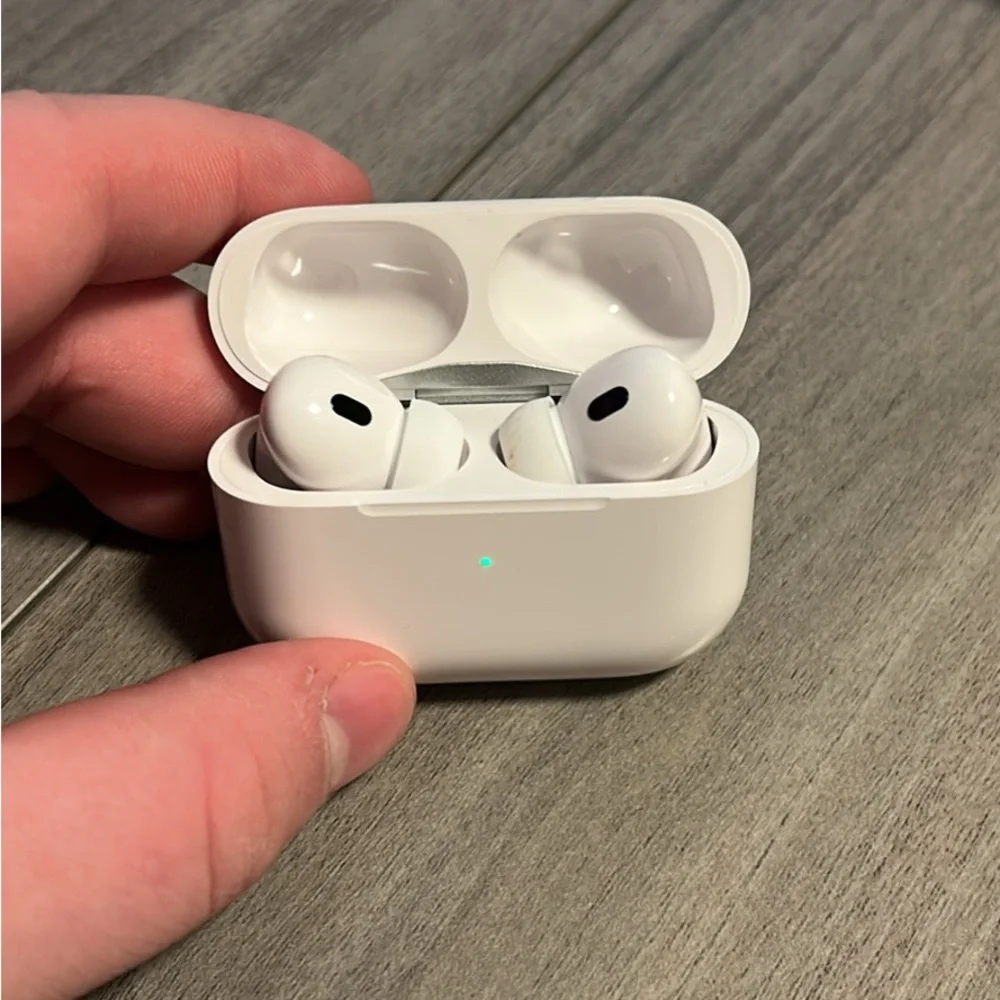 Apple AirPods Pro with MagSafe Charging Case